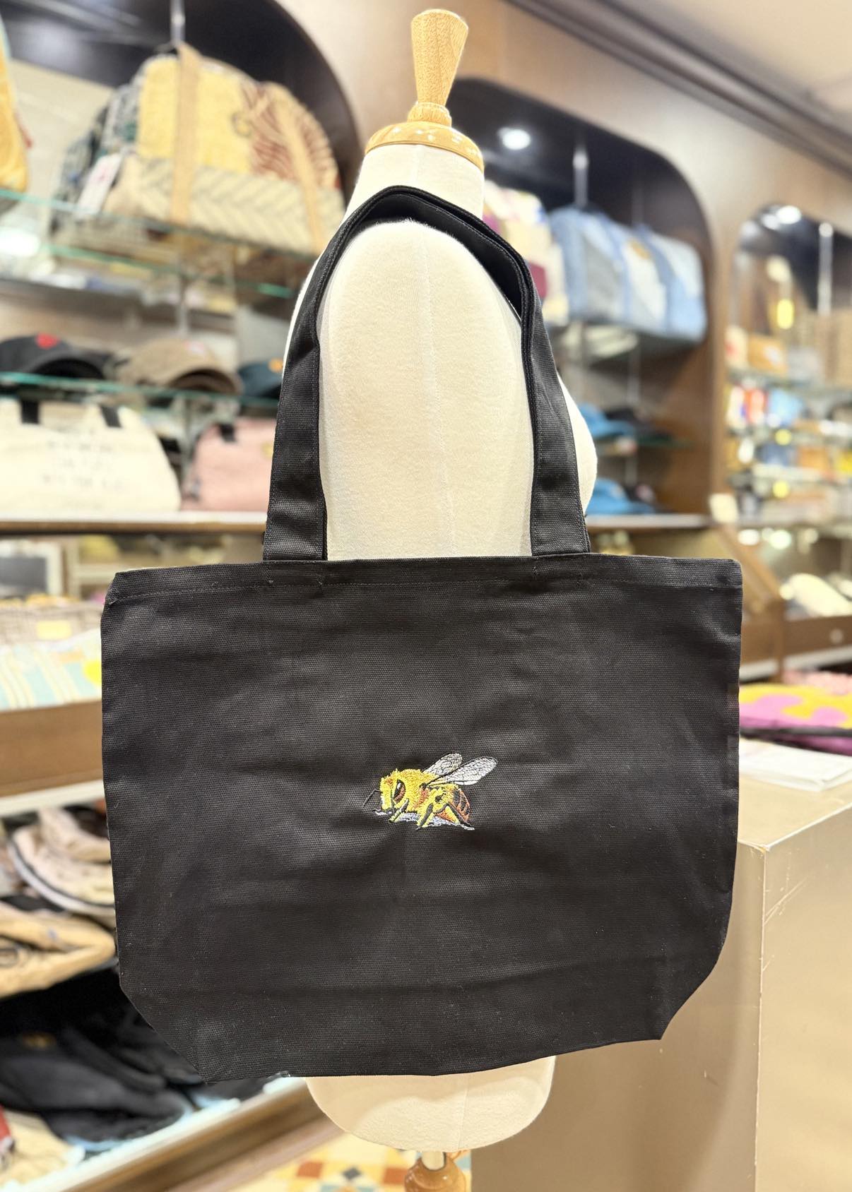 I choose TOTE BAGS to embroider  🪡